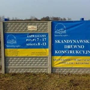 Mur z reklamą 1