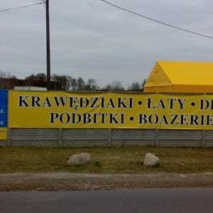 Mur z reklamą 3